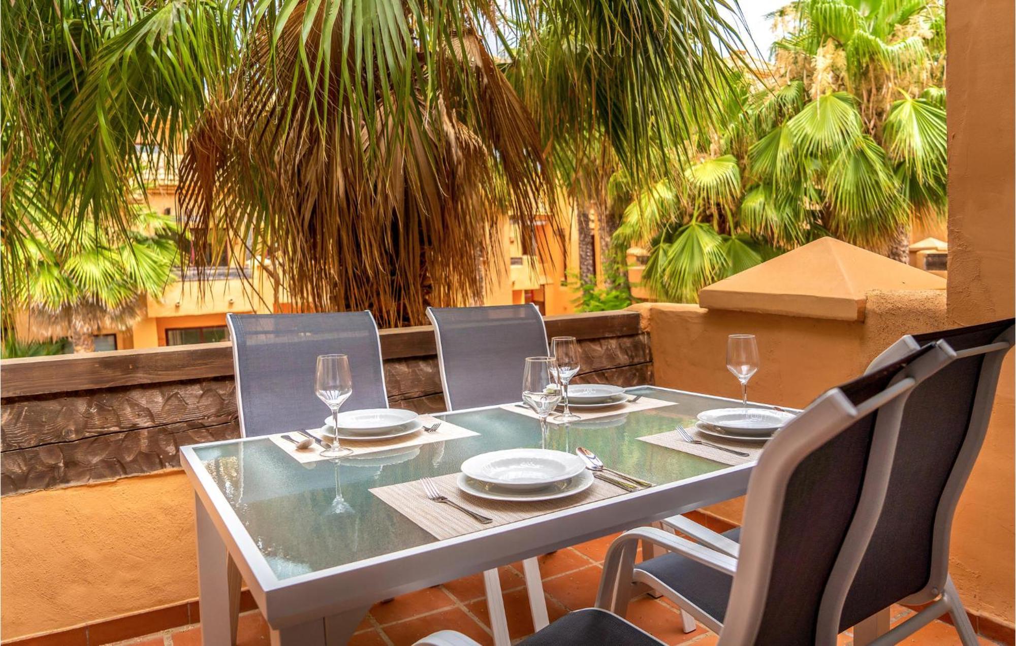 Lovely Apartment In Los Alcazares With Kitchen מראה חיצוני תמונה