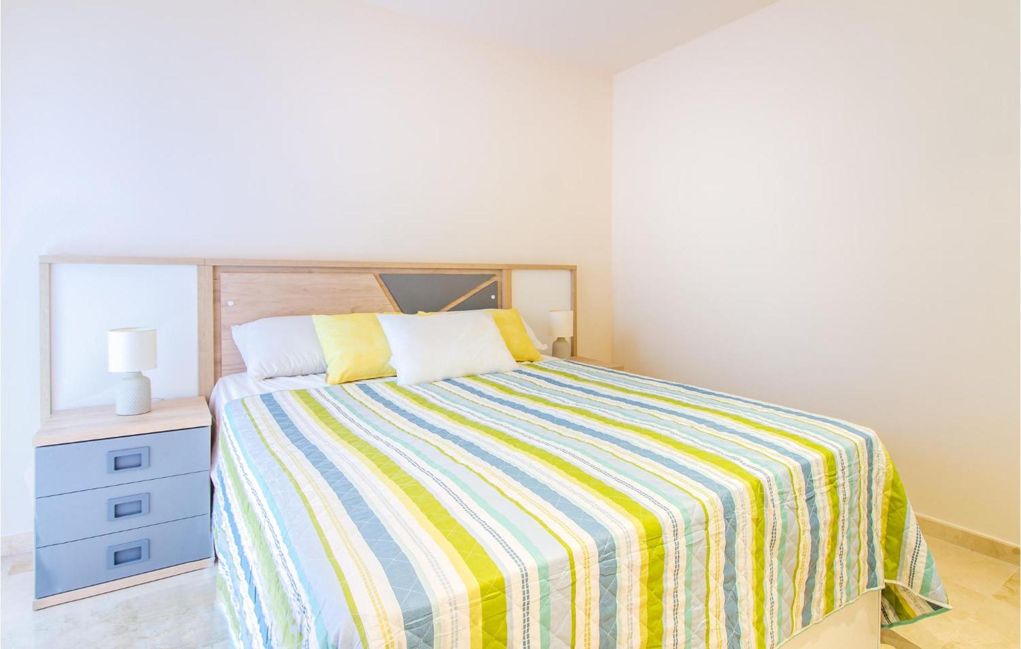 Lovely Apartment In Los Alcazares With Kitchen מראה חיצוני תמונה