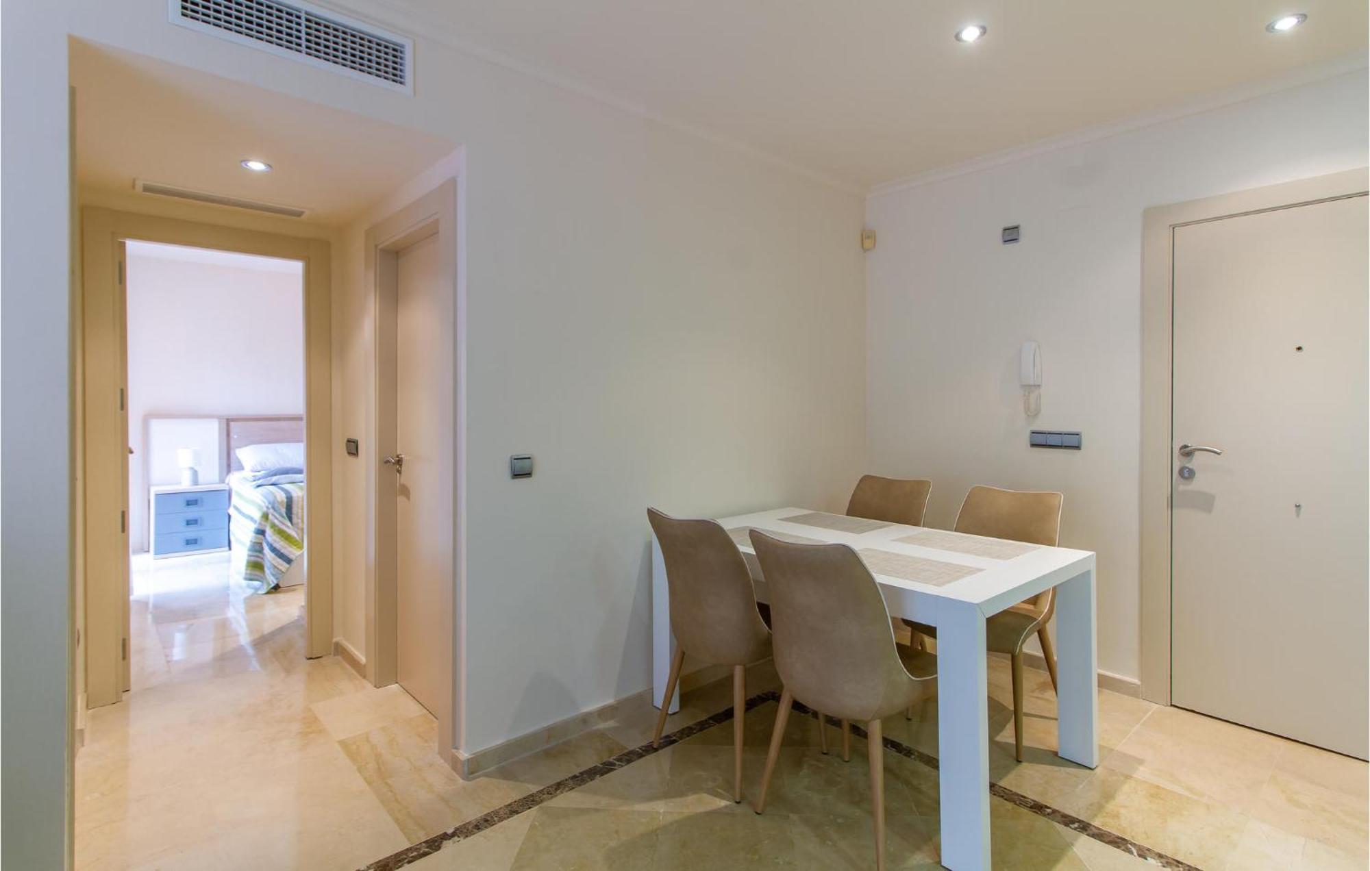 Lovely Apartment In Los Alcazares With Kitchen מראה חיצוני תמונה