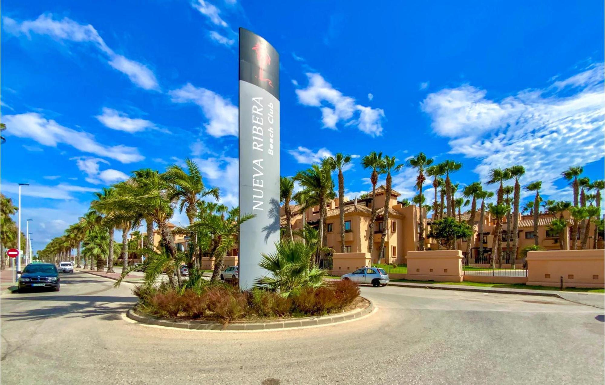 Lovely Apartment In Los Alcazares With Kitchen מראה חיצוני תמונה