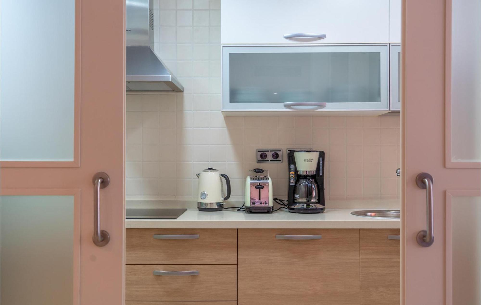 Lovely Apartment In Los Alcazares With Kitchen מראה חיצוני תמונה